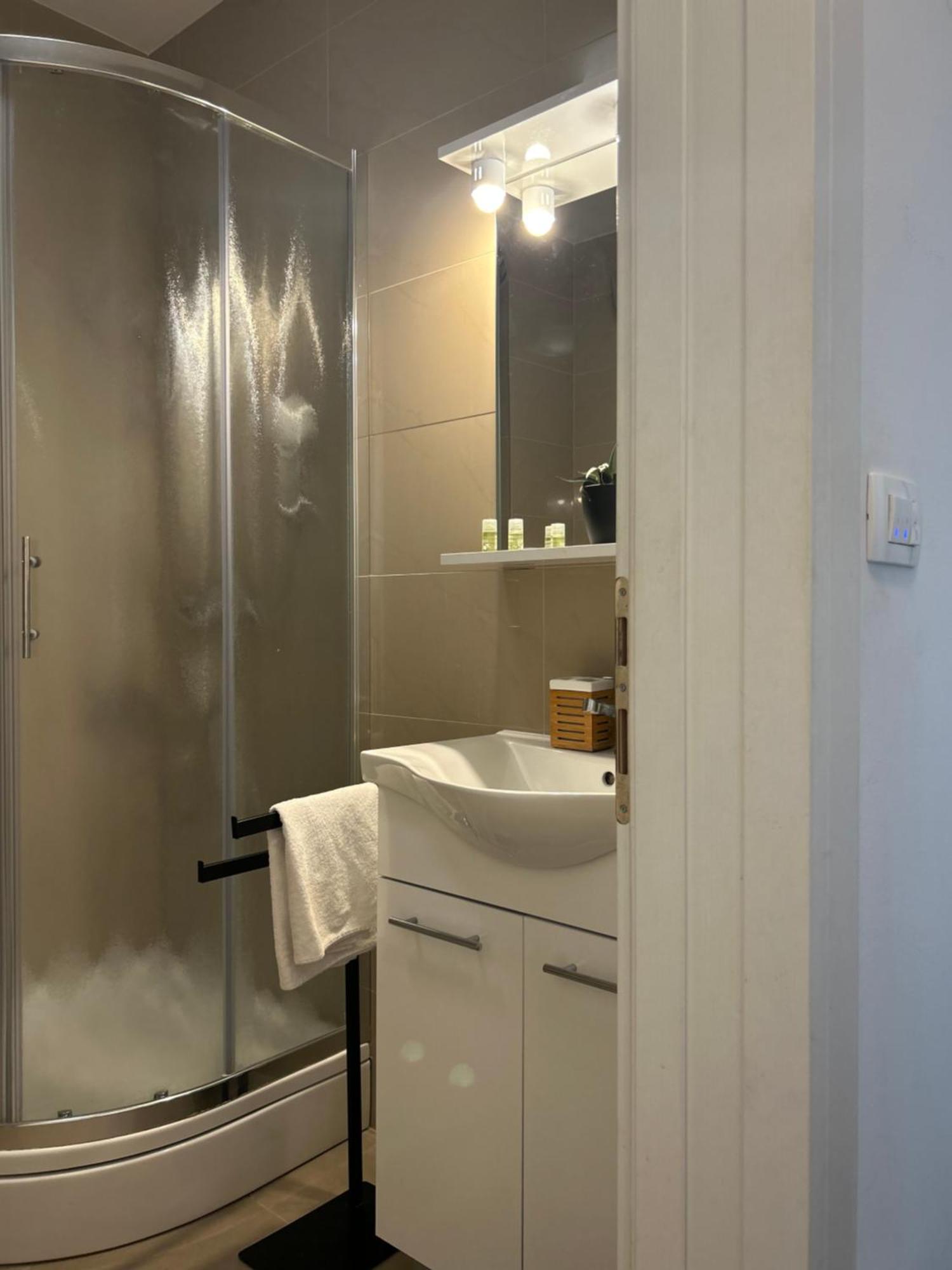 Appartement Marton & Martinis Superior - Spacious One-room - Excellent Location Within Walking Distance Of Diocletian's Palace And Bacvice - The Restaurants Within Walking Distance - Buralux