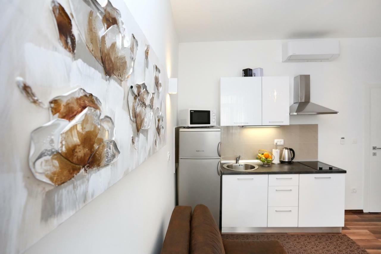 Appartement Marton & Martinis Superior - Spacious One-room - Excellent Location Within Walking Distance Of Diocletian's Palace And Bacvice - The Restaurants Within Walking Distance - Buralux *
